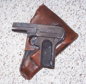 Rangement pour arme de poing en cuir