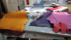 cuir à l'atelier